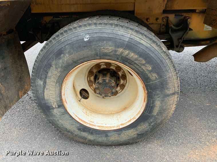 image for item DM1841 2009 Ford F750 digger derrick truck