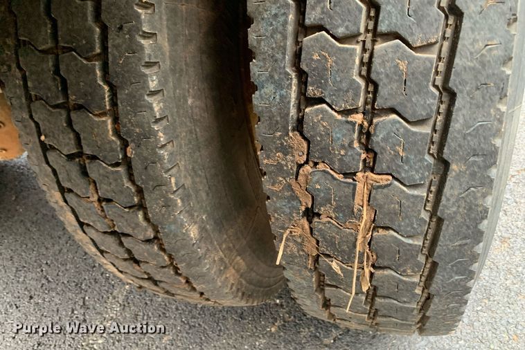 image for item DM1841 2009 Ford F750 digger derrick truck