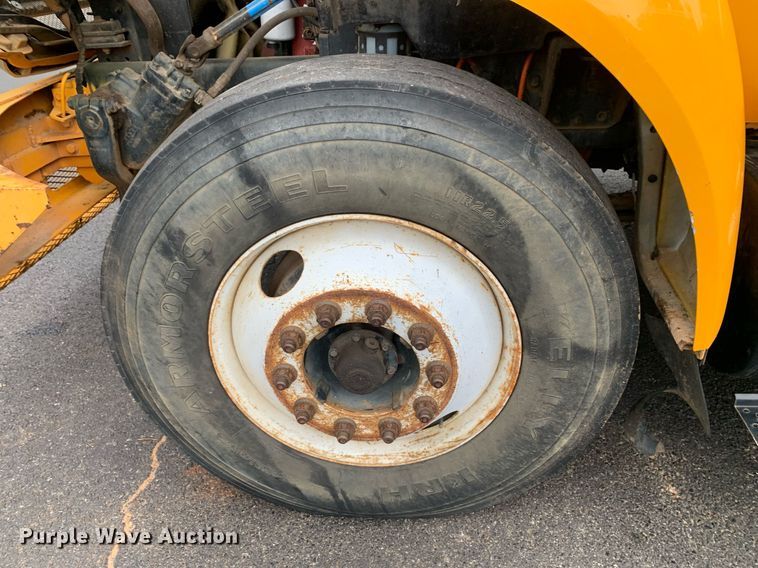 image for item DM1841 2009 Ford F750 digger derrick truck