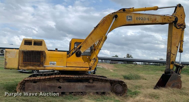 image for item DM1846 1992 John Deere  892D-LC excavator
