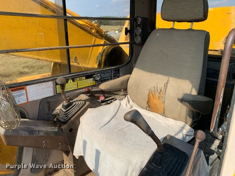 image for item DM1846 1992 John Deere  892D-LC excavator