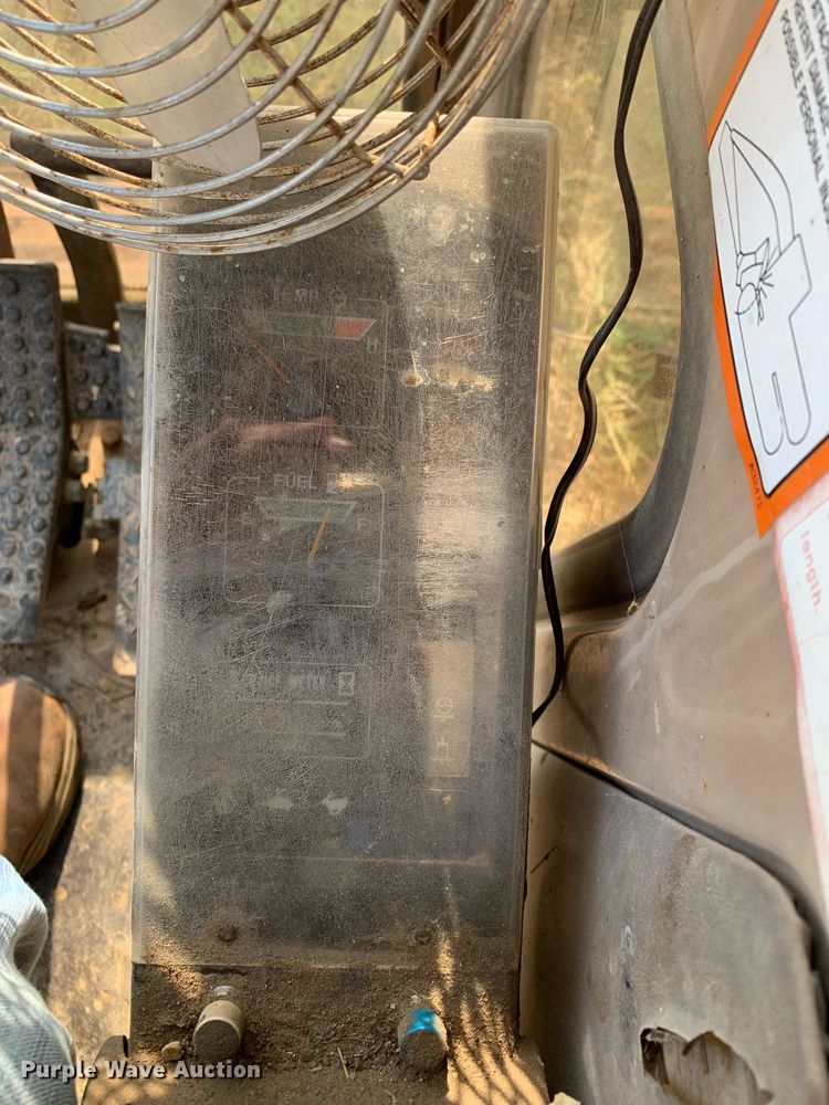 image for item DM1846 1992 John Deere  892D-LC excavator