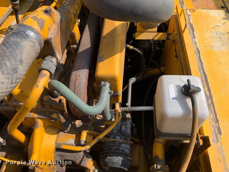 image for item DM1846 1992 John Deere  892D-LC excavator