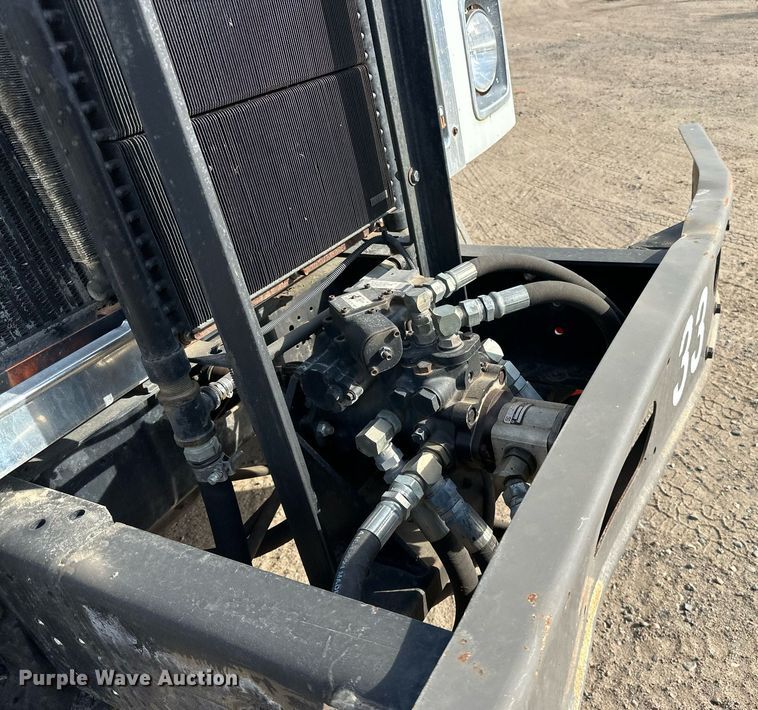 image for item DN0819 1991 International 2554 oil distributor truck