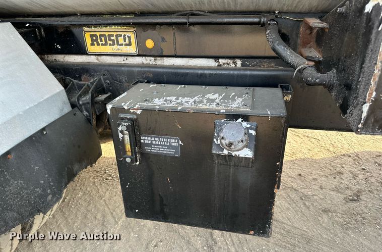 image for item DN0819 1991 International 2554 oil distributor truck