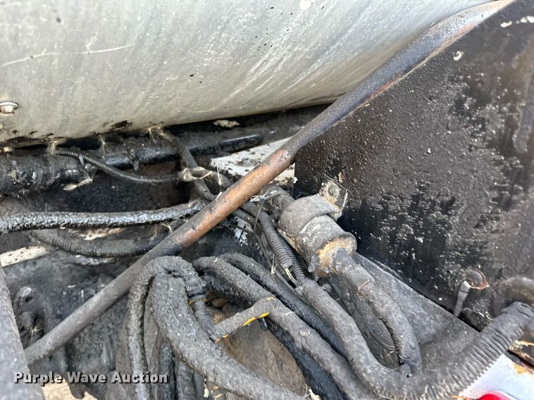 image for item DN0819 1991 International 2554 oil distributor truck