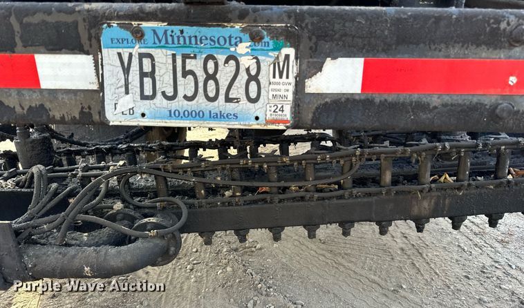 image for item DN0819 1991 International 2554 oil distributor truck