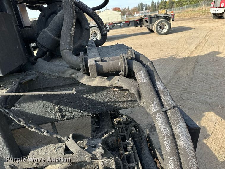 image for item DN0819 1991 International 2554 oil distributor truck