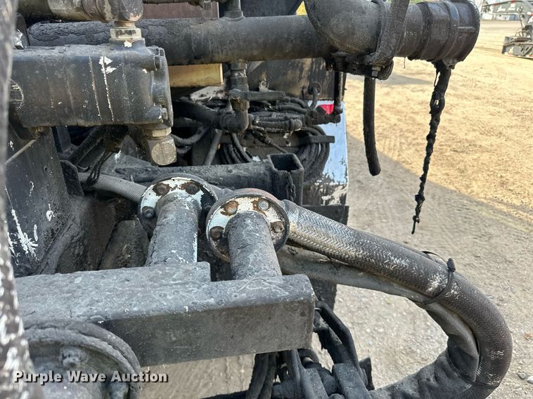 image for item DN0819 1991 International 2554 oil distributor truck