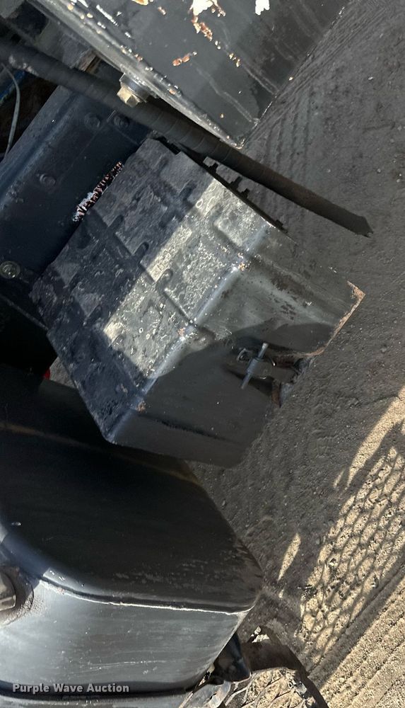 image for item DN0819 1991 International 2554 oil distributor truck