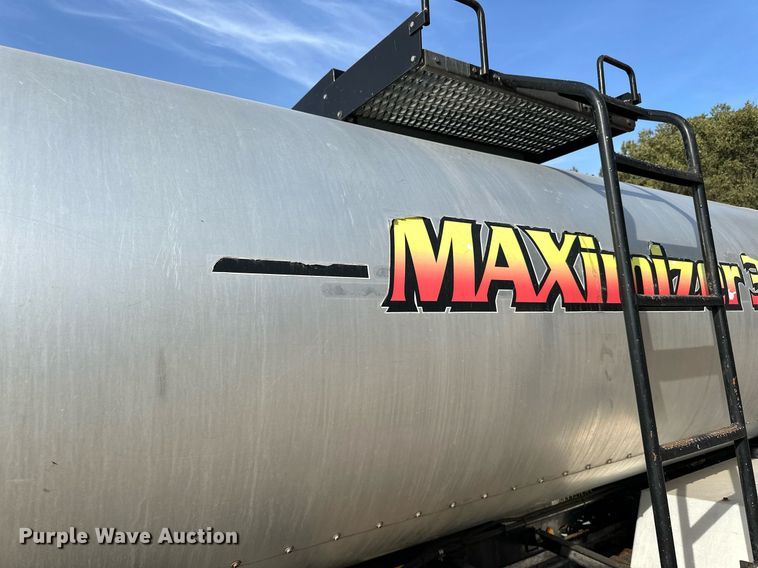 image for item DN0819 1991 International 2554 oil distributor truck