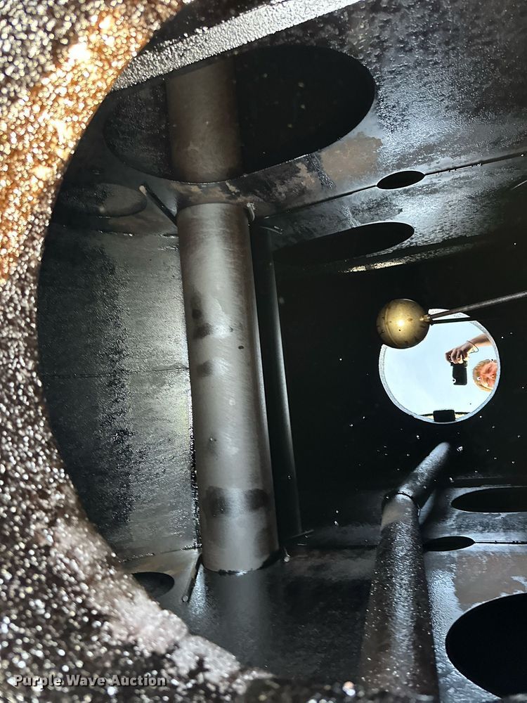 image for item DN0819 1991 International 2554 oil distributor truck