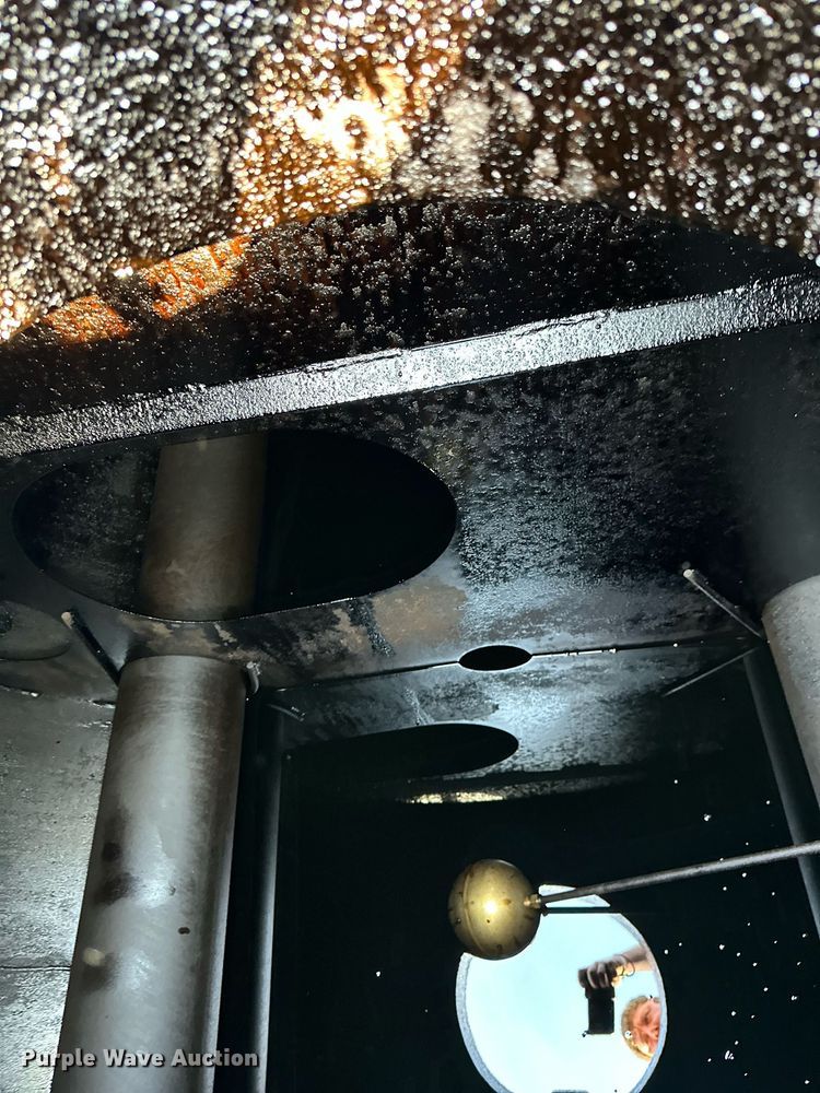 image for item DN0819 1991 International 2554 oil distributor truck