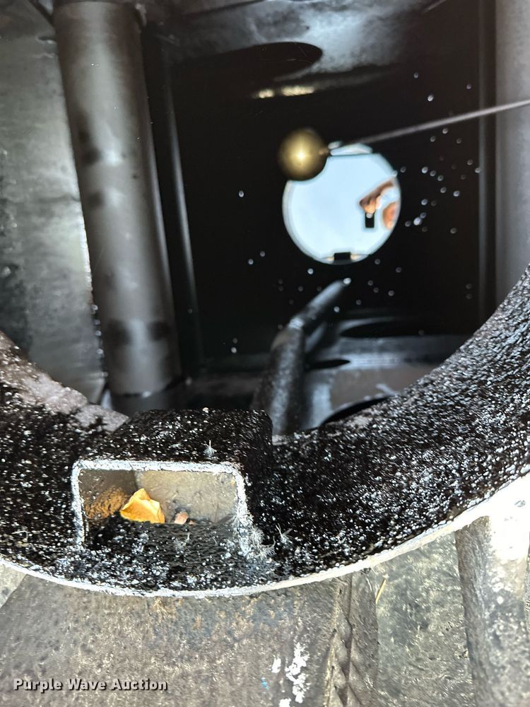 image for item DN0819 1991 International 2554 oil distributor truck