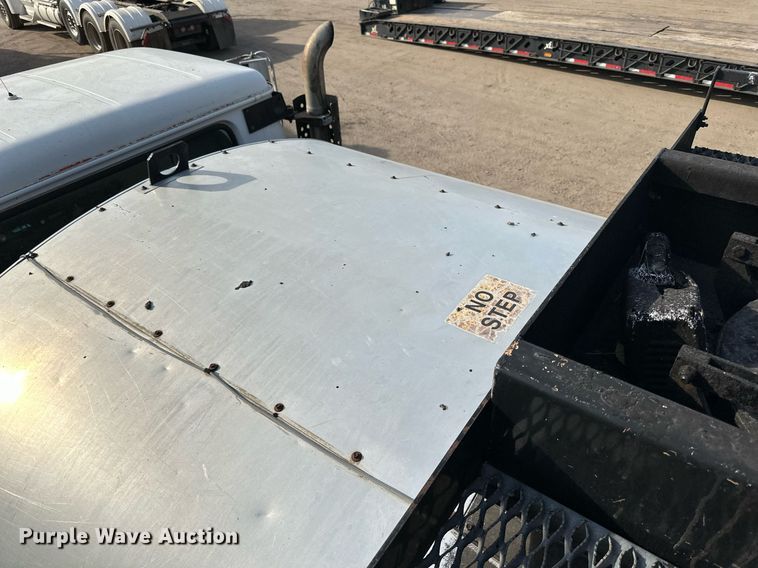 image for item DN0819 1991 International 2554 oil distributor truck