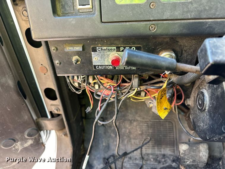 image for item DN0819 1991 International 2554 oil distributor truck