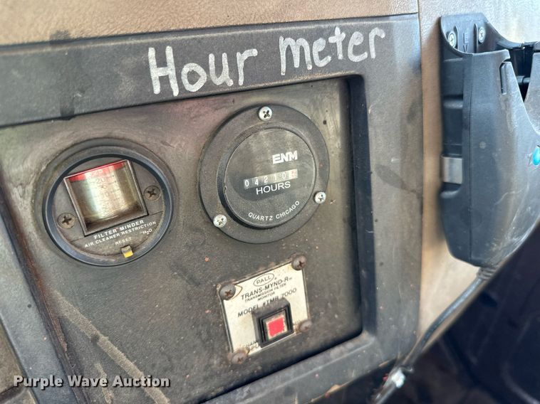 image for item DN0819 1991 International 2554 oil distributor truck