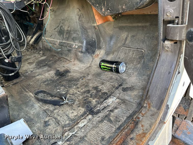 image for item DN0819 1991 International 2554 oil distributor truck