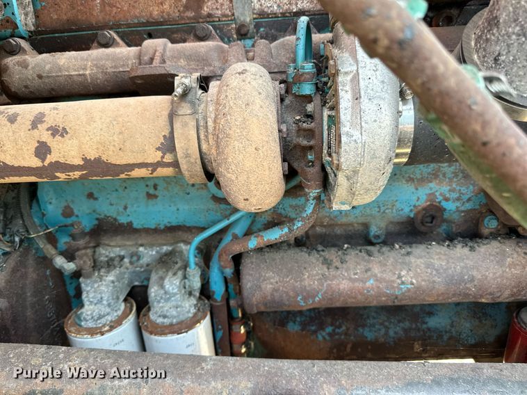 image for item DN0819 1991 International 2554 oil distributor truck