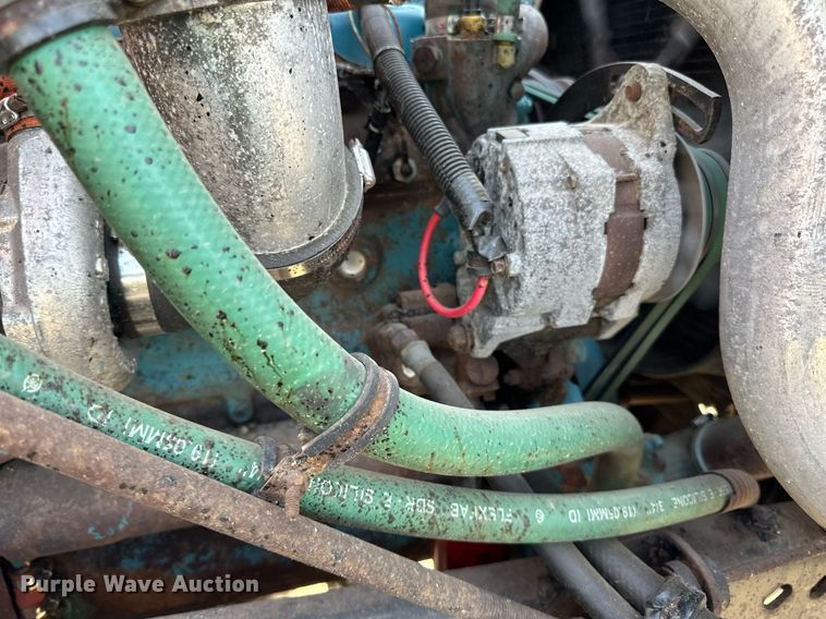 image for item DN0819 1991 International 2554 oil distributor truck