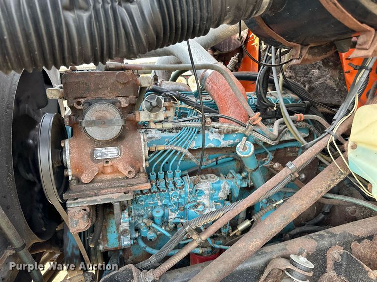 image for item DN0819 1991 International 2554 oil distributor truck