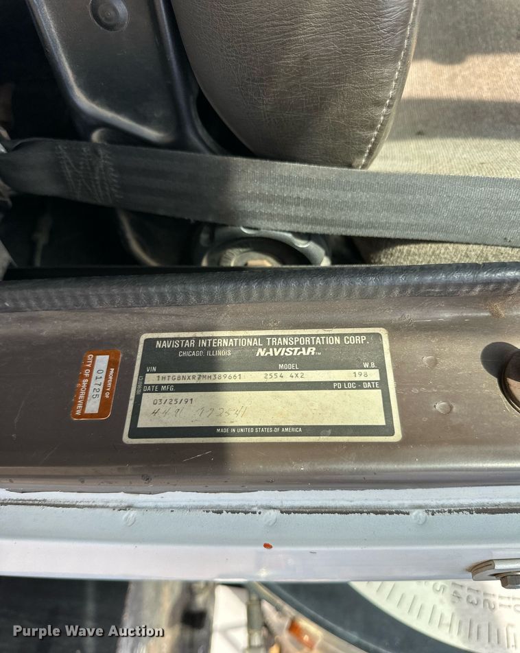 image for item DN0819 1991 International 2554 oil distributor truck