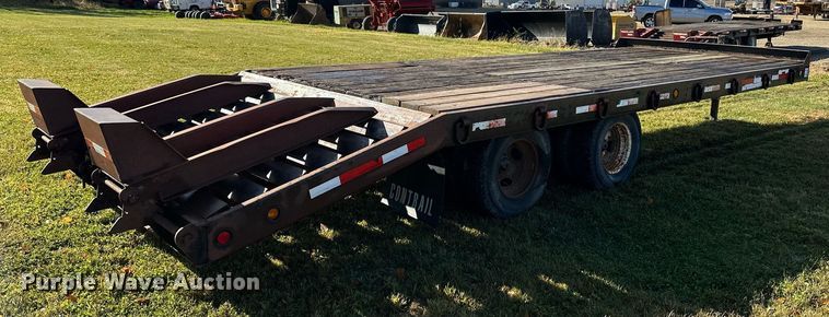 image for item DN0836 2005 Towmaster equipment trailer