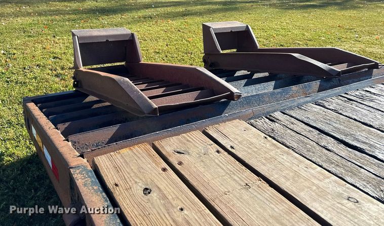 image for item DN0836 2005 Towmaster equipment trailer