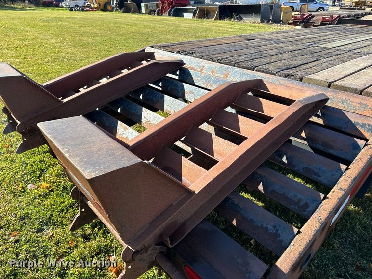 image for item DN0836 2005 Towmaster equipment trailer