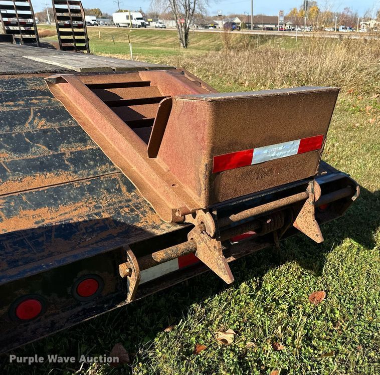 image for item DN0836 2005 Towmaster equipment trailer