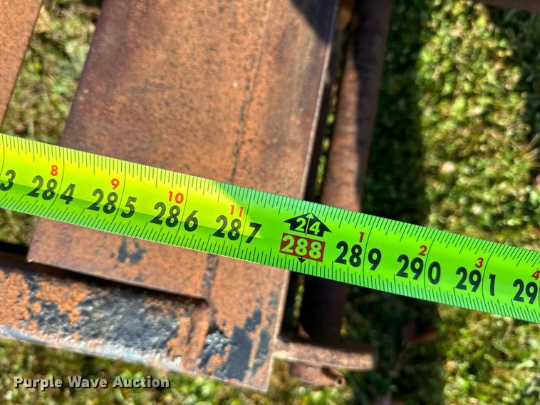 image for item DN0836 2005 Towmaster equipment trailer