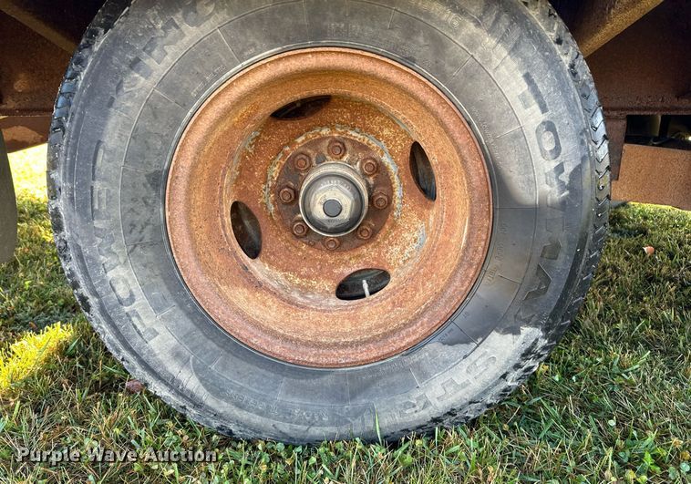 image for item DN0836 2005 Towmaster equipment trailer