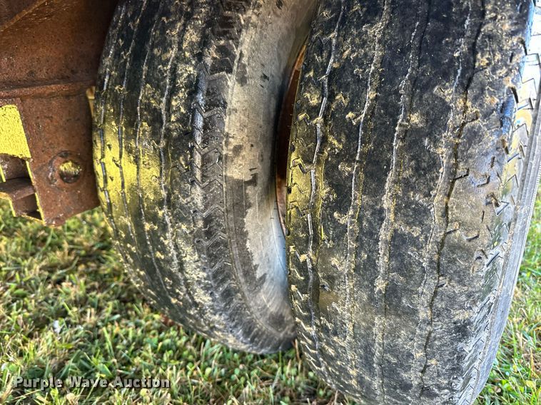 image for item DN0836 2005 Towmaster equipment trailer