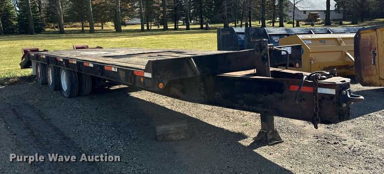 image for item DN0838 2005 Towmaster equipment trailer