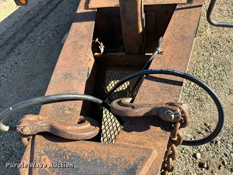 image for item DN0838 2005 Towmaster equipment trailer