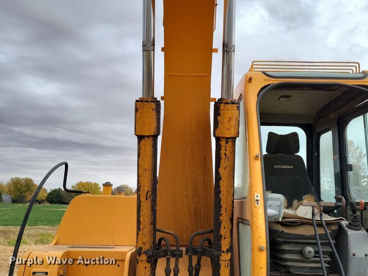 image for item DN3615 1999 Hyundai Robex 130LC-3 excavator