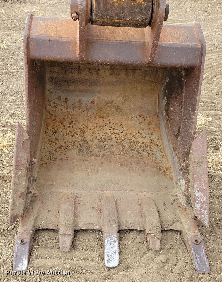 image for item DN3615 1999 Hyundai Robex 130LC-3 excavator