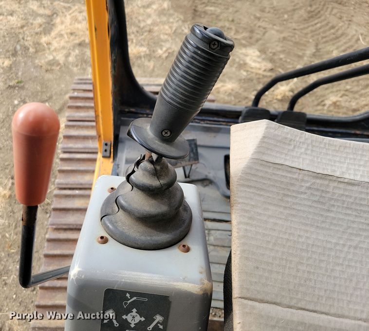 image for item DN3615 1999 Hyundai Robex 130LC-3 excavator