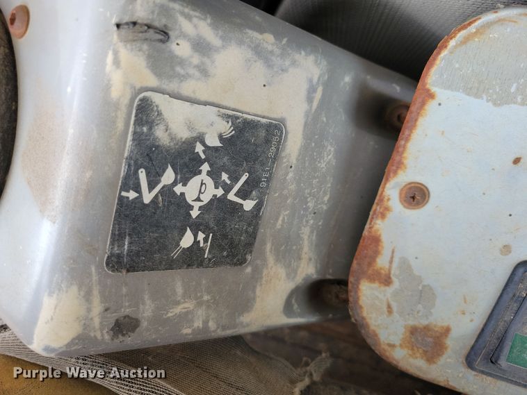 image for item DN3615 1999 Hyundai Robex 130LC-3 excavator