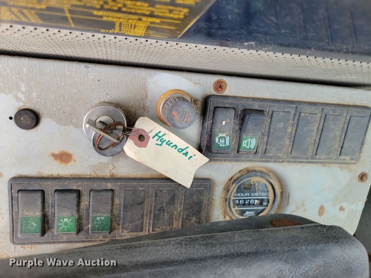 image for item DN3615 1999 Hyundai Robex 130LC-3 excavator