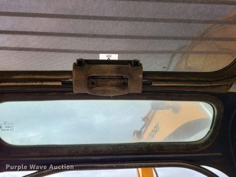 image for item DN3615 1999 Hyundai Robex 130LC-3 excavator