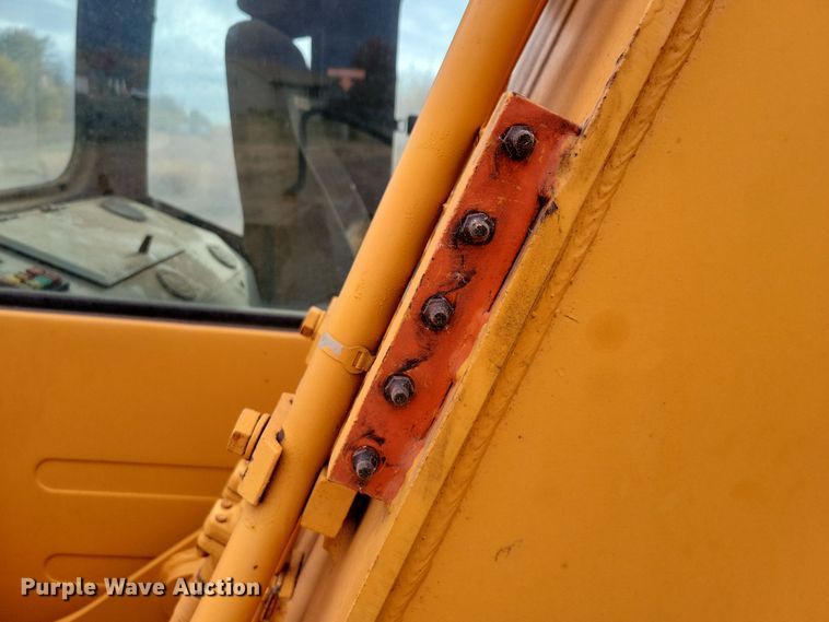 image for item DN3615 1999 Hyundai Robex 130LC-3 excavator