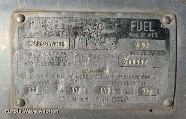 image for item DO1755 1994 Mack RD688S winch truck