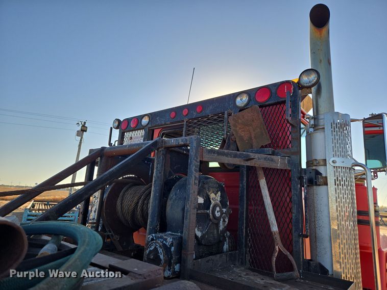 image for item DO1755 1994 Mack RD688S winch truck