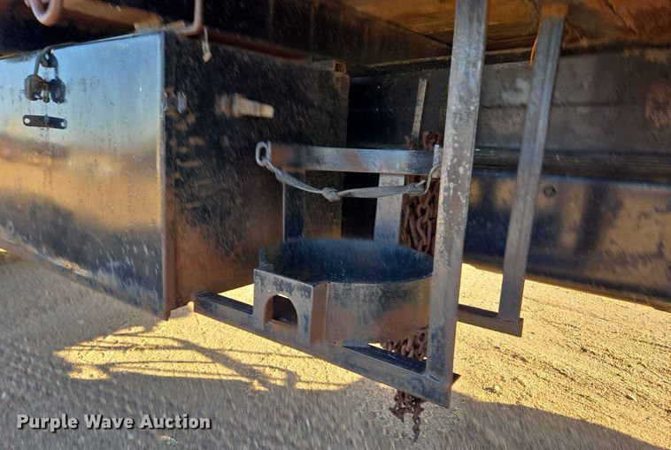 image for item DO1755 1994 Mack RD688S winch truck