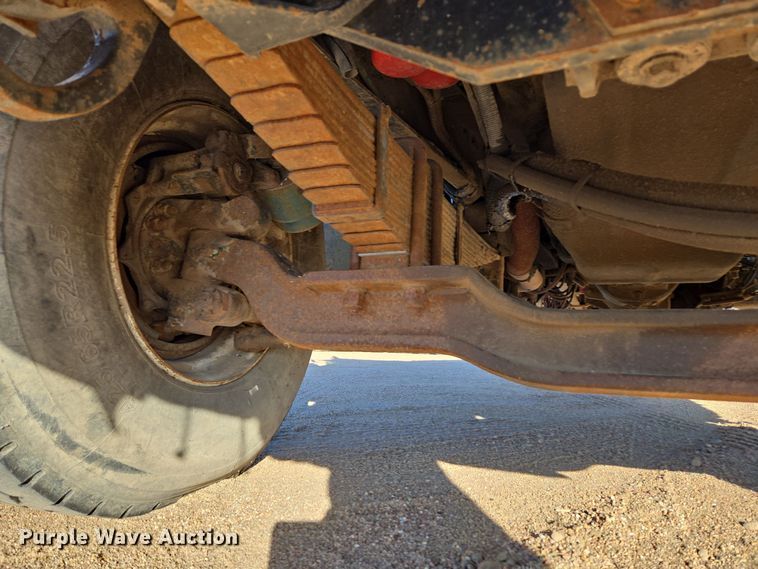 image for item DO1755 1994 Mack RD688S winch truck