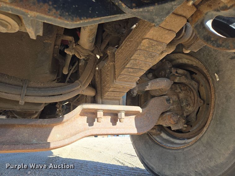 image for item DO1755 1994 Mack RD688S winch truck