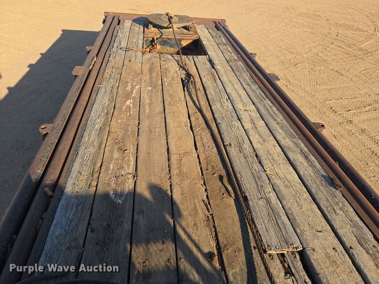 image for item DO1755 1994 Mack RD688S winch truck