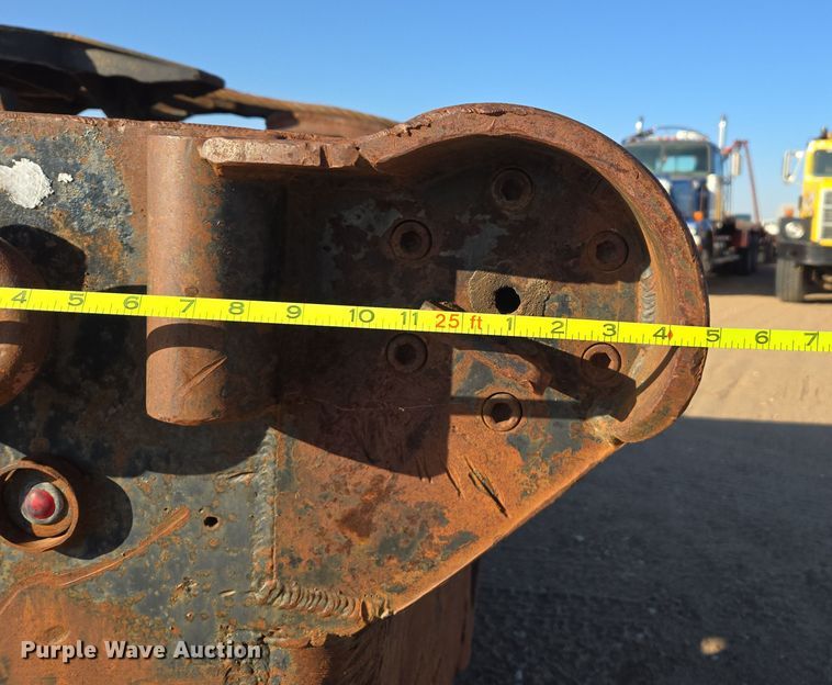 image for item DO1755 1994 Mack RD688S winch truck