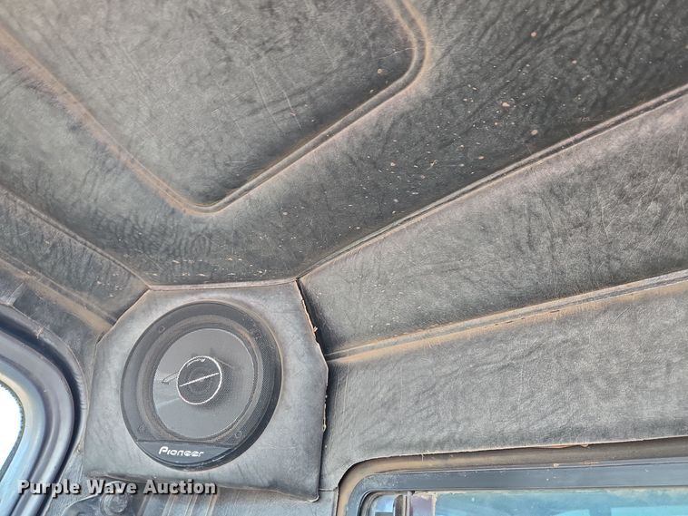 image for item DO1755 1994 Mack RD688S winch truck